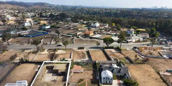730 Toyopa Drive