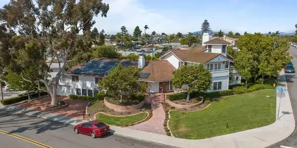 855 Country Club Drive