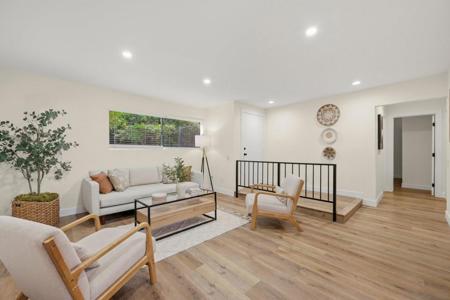 7954 Mission Center