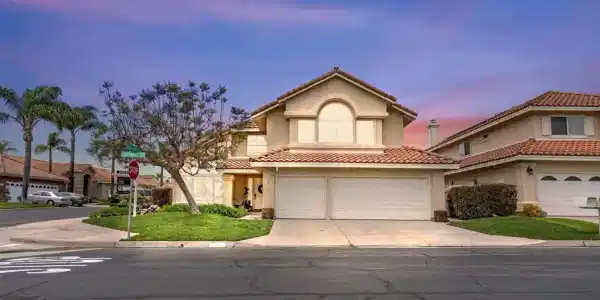 3702 Southridge Way