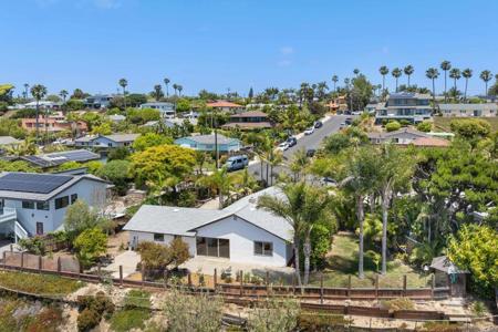 1001 Hurstdale Avenue