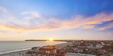 1710 Avenida del Mundo