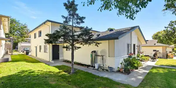 1210 Carlsbad Place