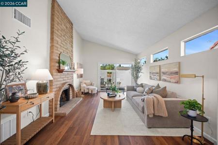 425 Glacier Dr