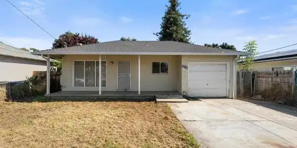 2210 Menalto Avenue