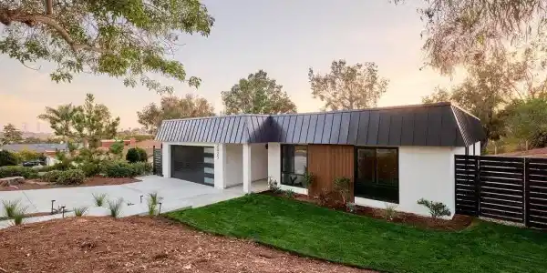 2025 Valley Road