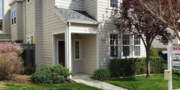 106 Village Circle