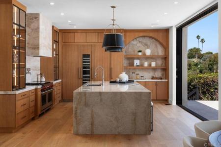 5875 La Jolla Mesa Drive