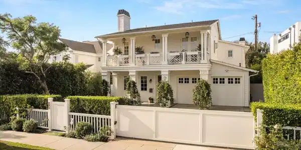737 El Medio Avenue