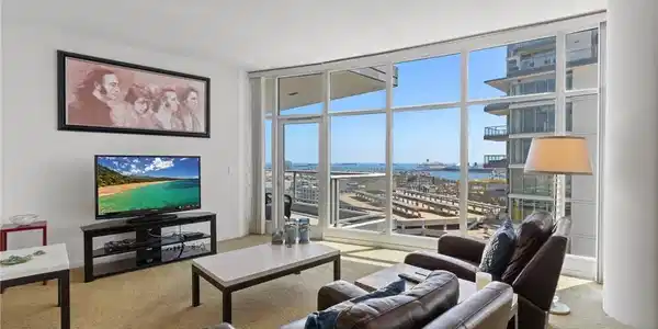 400 W Ocean Boulevard