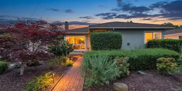 928 Evergreen AVE