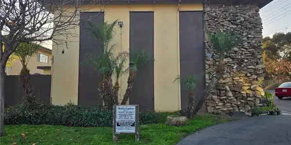 736 G Street