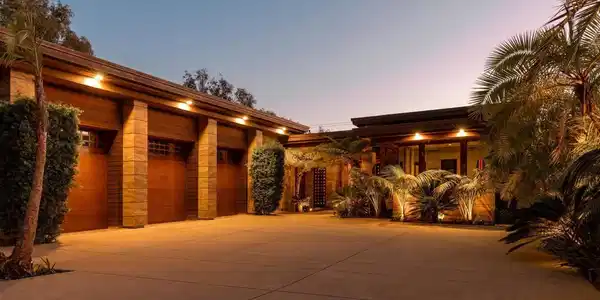 649 Seabright Lane