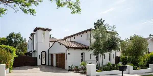375 Santa Isabel Avenue