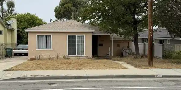 2909 N Valley