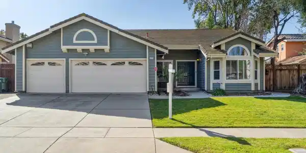 35849 Carnation Way