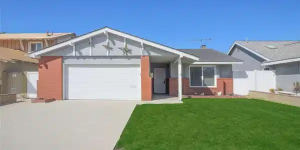 445 E 248th
