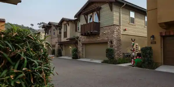 3269 Vestra Way
