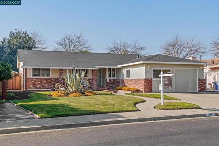 876 876 Santa Ana Dr