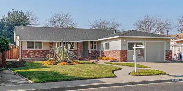 876 876 Santa Ana Dr