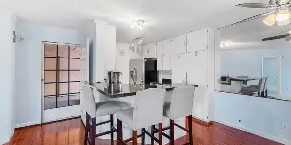 7087 Camino Revueltos