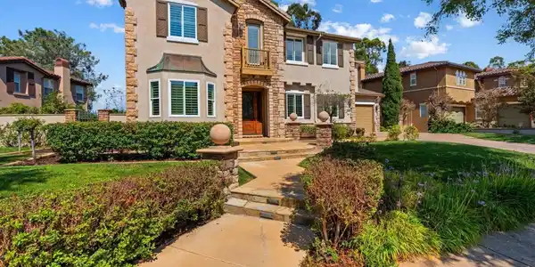 571 Lynwood Dr.
