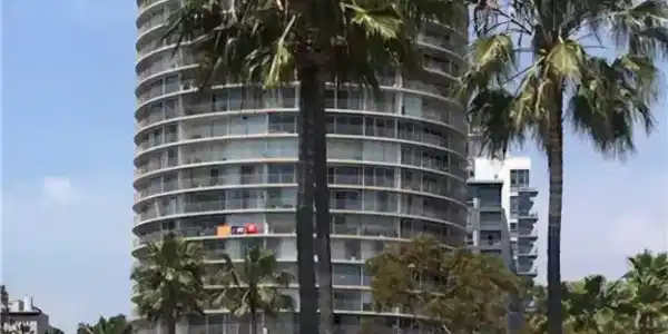 525 E Seaside