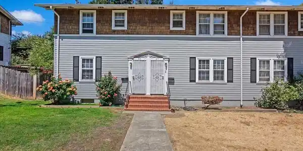 44 Parrott St