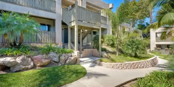 147 W Glaucus