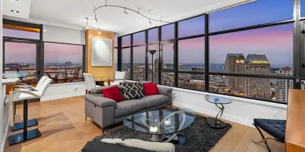 700 W E Street