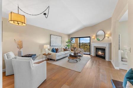 3127 Vista Rica