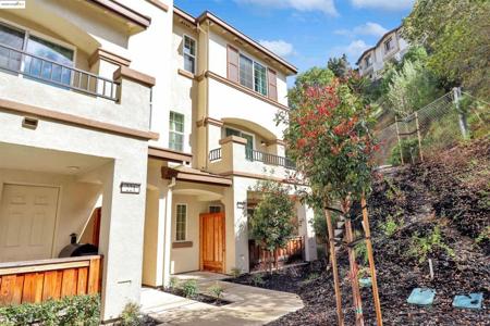 225 Laurel Knoll Dr