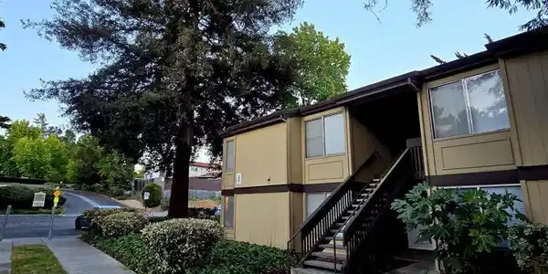 355 Parkview Ter
