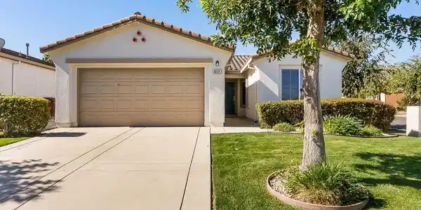 617 Twin Lakes Lane