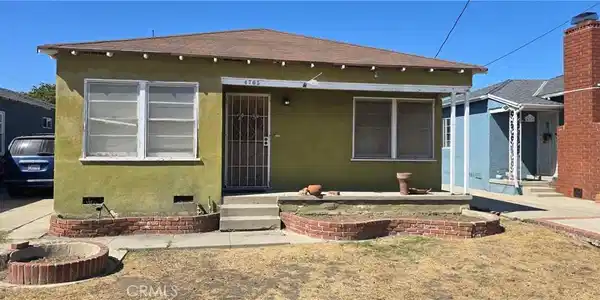 4765 W 136th