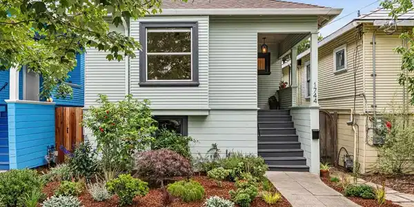 1744 Addison