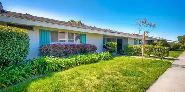 3760 Vista Campana S
