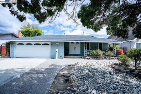 40696 Robin St