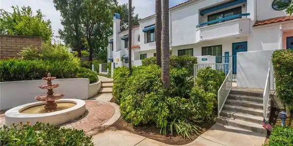 19561 Pompano Ln