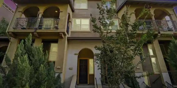 2037 Lee Way