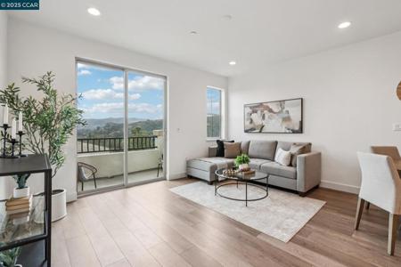 512 Laurel Knoll Ct