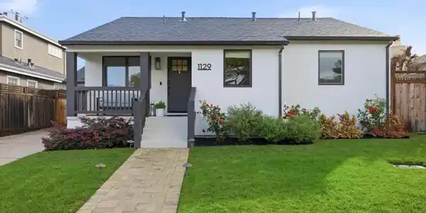 1129 Clovelly Lane