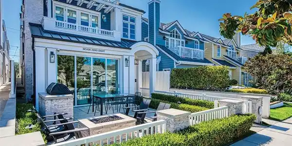 708 Heliotrope
