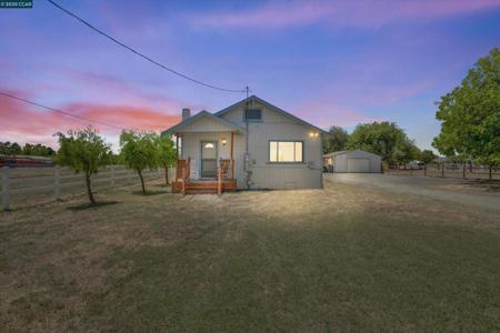 2705 Delta Rd