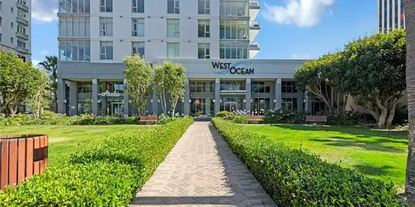 411 W Seaside Way