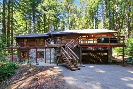 13890 Skyline Boulevard