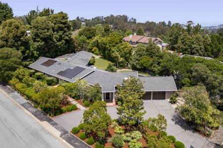 34 Roberts Way