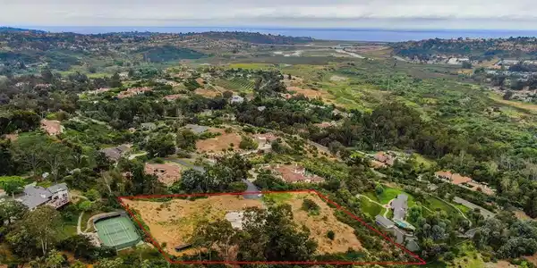 4397 Camino Privado