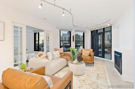 500 W Harbor Dr