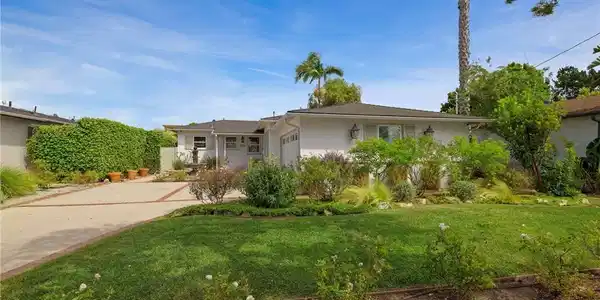 13422 Isis Avenue